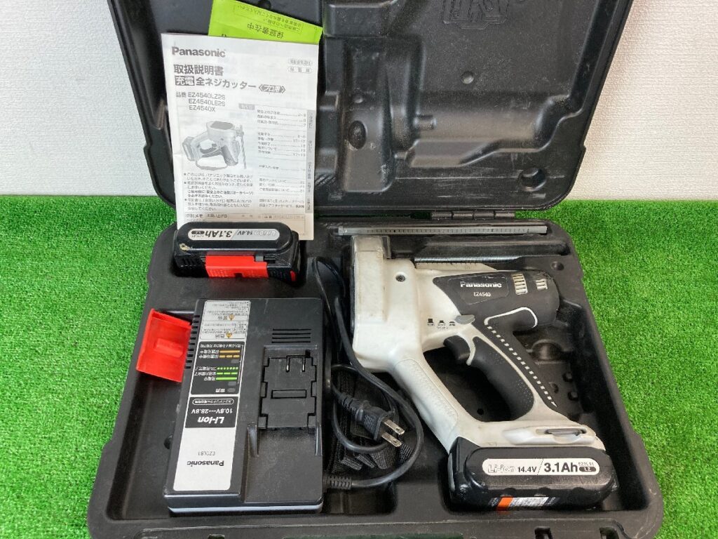 Panasonic　パナソニック　14.4V 3.1Ah　充電全ネジカッター　EZ4540　バッテリー２つ付属　簡易通電確認のみ