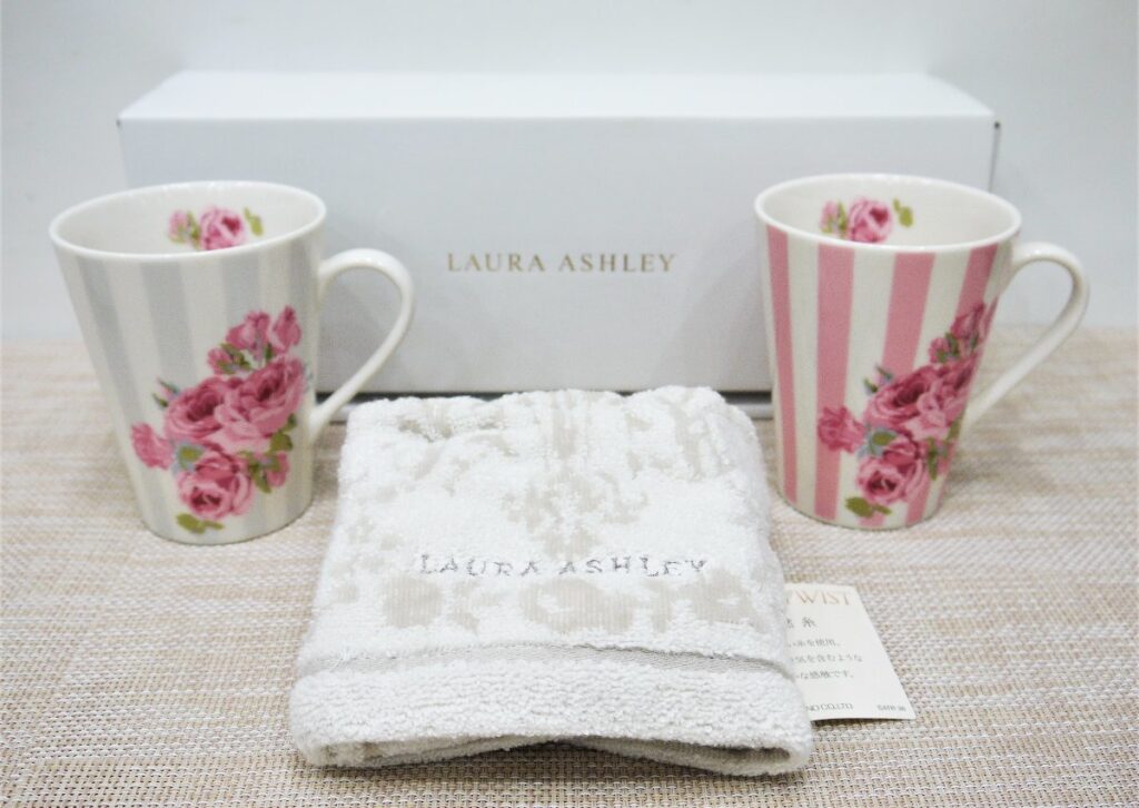 ローラアシュレイ タオル付ペアマグセット LAURA ASHLEY ローズ マグカップ