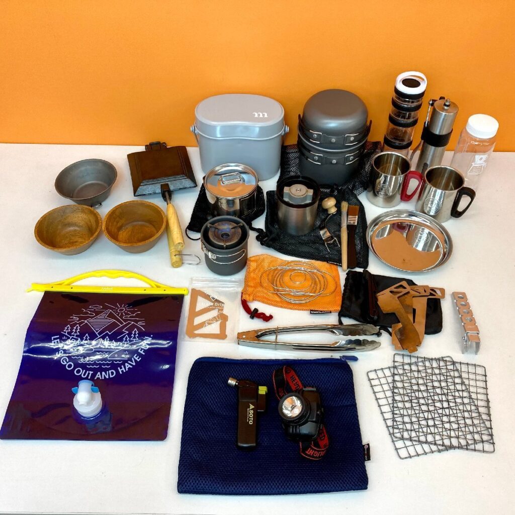 キャンプ用品 まとめ売り アルミクッカー 飯盒 コーヒーミル ホットサンドメーカー マグカップ など セット