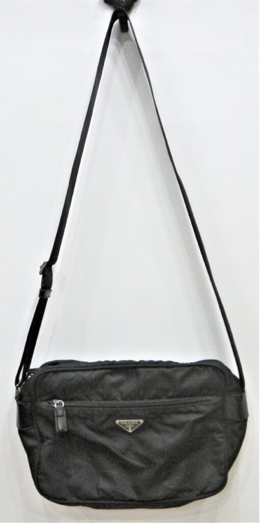 正規品 PRADA プラダ 三角ロゴ プレート ショルダーバッグ ナイロン メンズ 男女兼用 カバン 斜め掛け