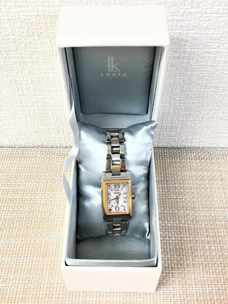 SEIKO セイコー LUKIA ルキア 腕時計 V111-0BZ0 ソーラー電池 レディース
