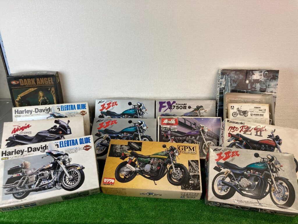 プラモデル　模型　バイク　まとめ　12箱+パズル　未組立　組み立て途中　アオシマ　イマイ　走り屋　ハーレーダビッドソン等