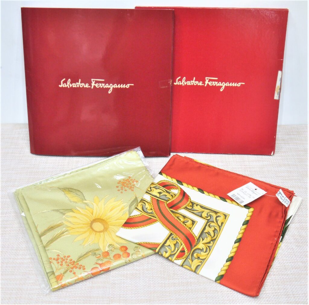 箱・タグ有 Salvatore Ferragamo フェラガモ 大判スカーフ シルク100％ 2枚セット