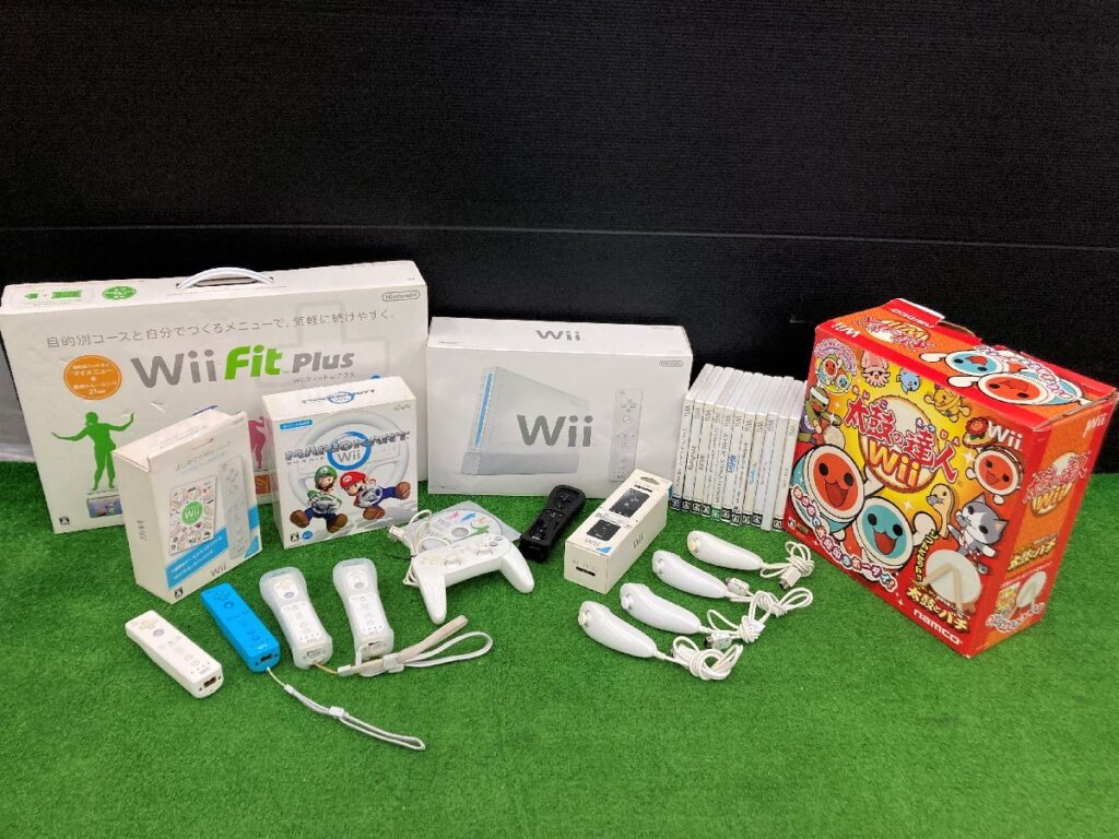 任天堂 Nintendo Wiiまとめ売り 本体 Wii fit 太鼓の達人 周辺機器 ソフト等