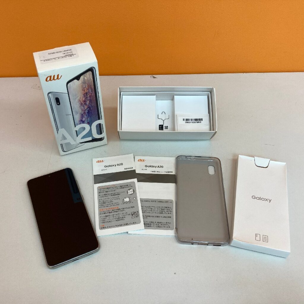 au Galaxy ギャラクシー A20 SCV46 スマートフォン　初期化済み IMEI利用制限○ ホワイト 取扱説明書