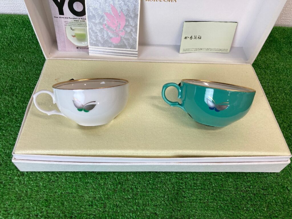 未使用品　香蘭社　KORANSHA　カップ＆ソーサー　ティーカップ　蝶々　グリーン　ホワイト　2客セット