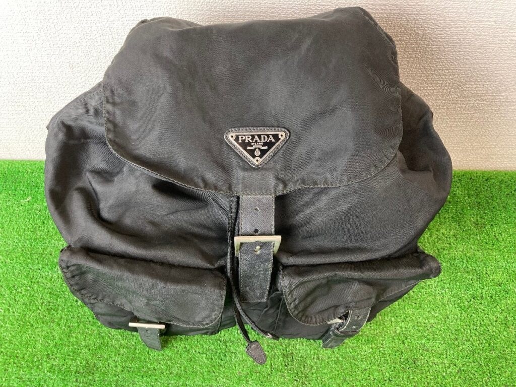 PRADA　プラダ　ナイロン　リュックサック　黒　ブラック　三角プレート　バックパック　レザー　レディース　シルバー金具