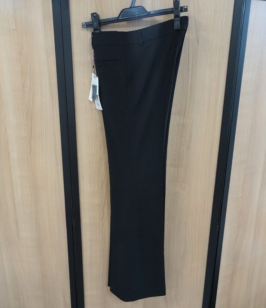 theory セオリー ウール混 スラックス パンツ size4 ブラック レディース　シューカット　タグ付き