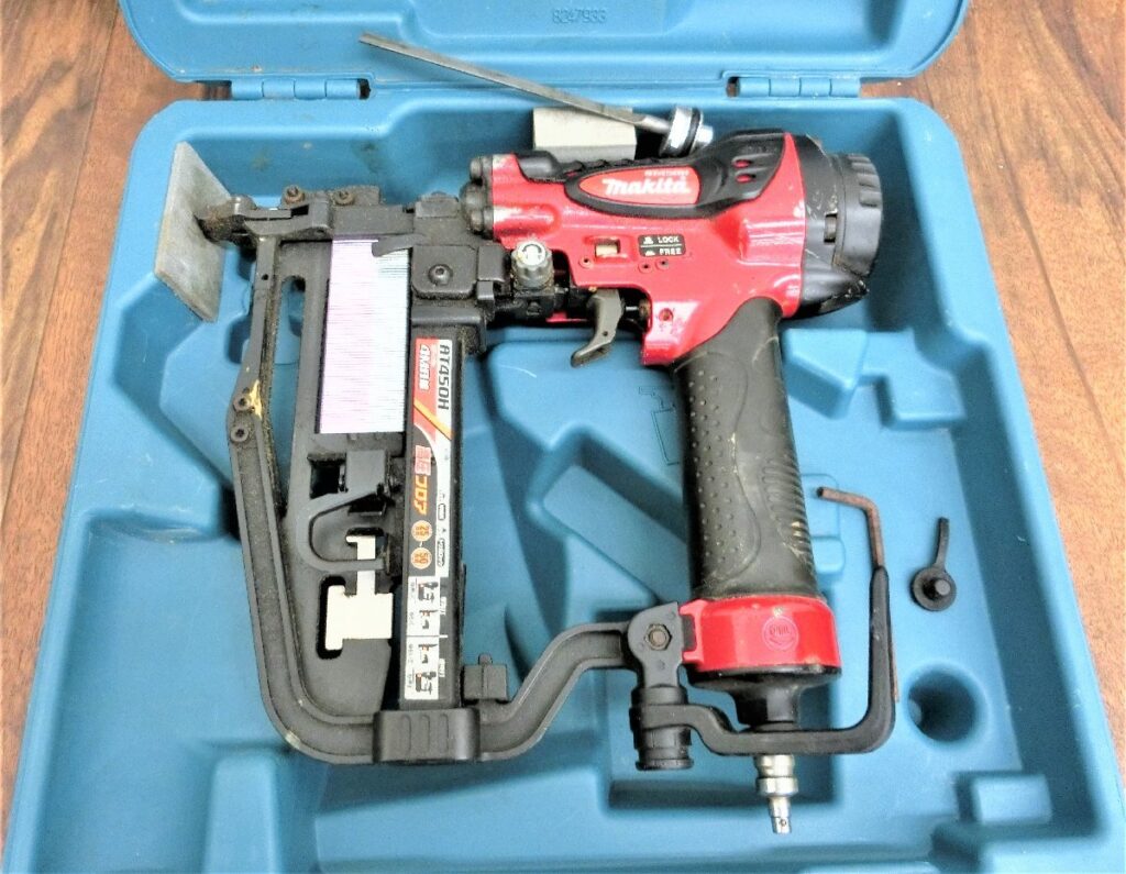 makita マキタ 高圧フロアタッカ AT450H ケース付き 動作未確認
