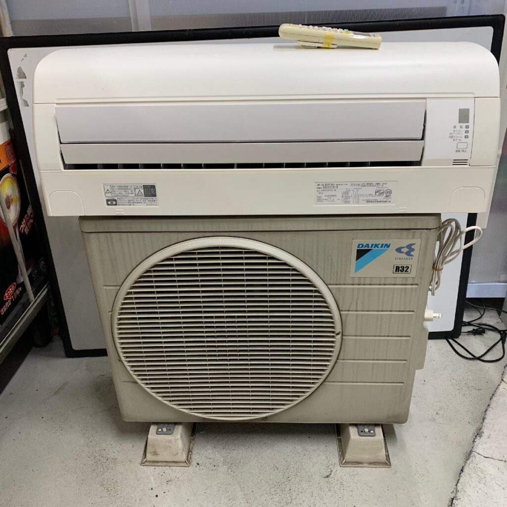 ダイキン 冷房暖房兼用 ルームエアコン 冷媒R32 AN22SCS-W AR22SCS 8畳 リモコン付き 壁掛け用 冷房能力2.2ｋW