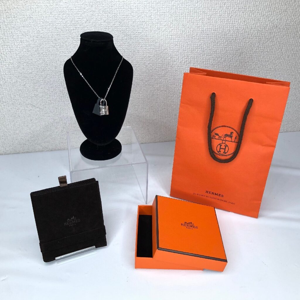 Hermes エルメス オーケリー PM カデナ ネックレス　シルバー×ブラック チャーム 南京錠 ペンダント Y刻印