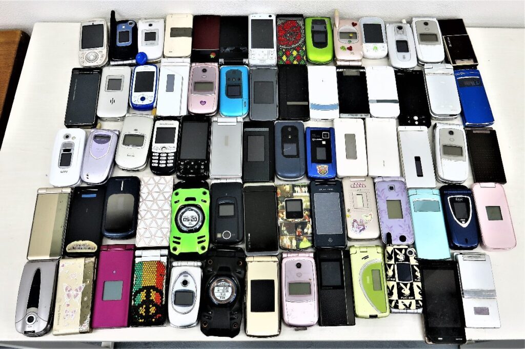 ガラケー 携帯電話 まとめ売り 50点以上