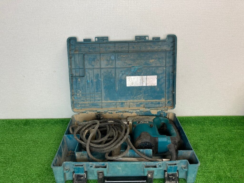 簡易通電動作確認済み　makita　マキタ　電動ハンマ　HM0830　電動工具　ケース、付属品あり　汚れあり