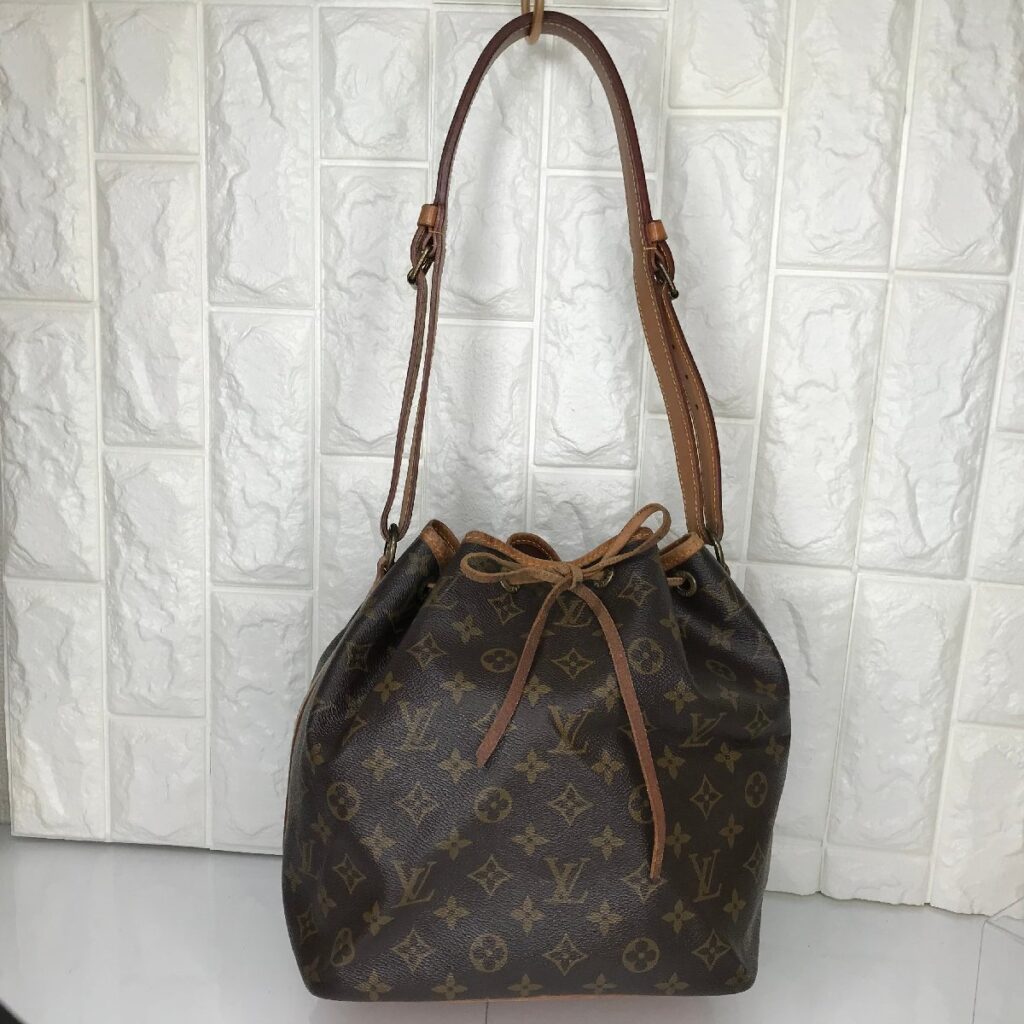 LOUIS VUITTON ルイヴィトン M42226 モノグラム プチノエ　巾着型 ショルダーバッグ 肩掛け ブラウン系