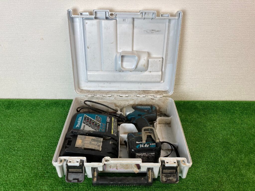 ジャンク品 makita マキタ 充電式 インパクトドライバ TD131D 電動工具 ドライバー 箱付き バッテリー充電不可
