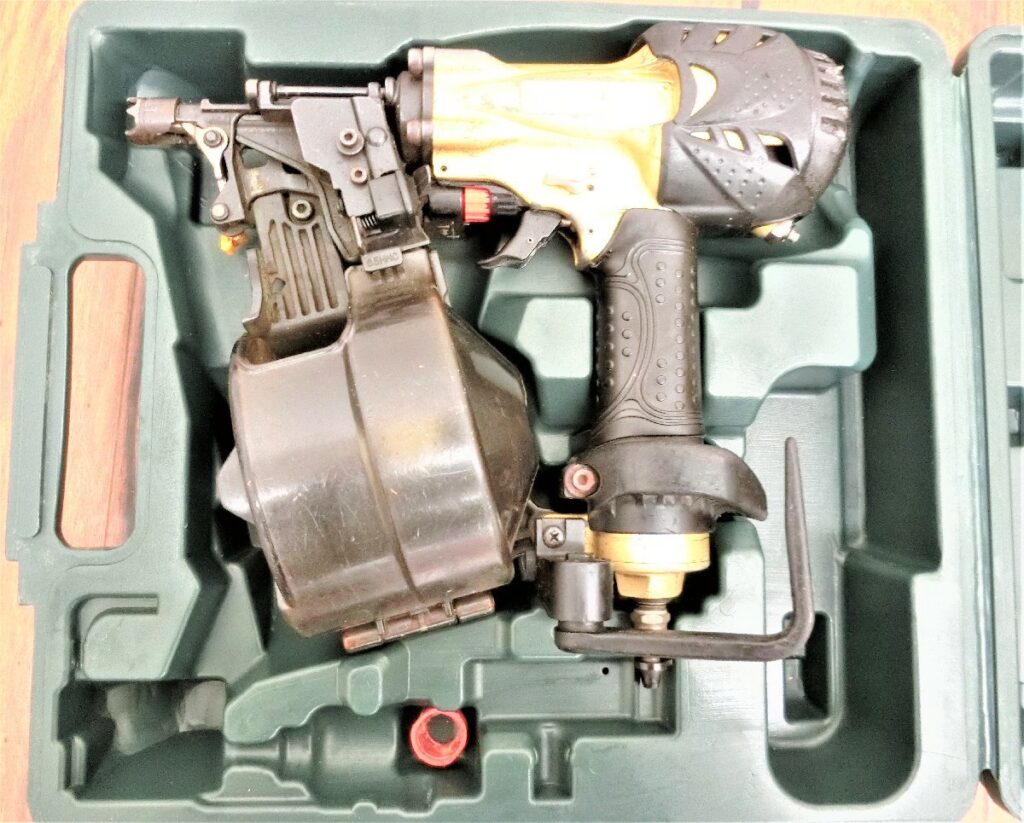 HITACHI エアツール 高圧ロール釘打機 釘打ち ネイルガン NV 65HMC ケース付 動作未確認