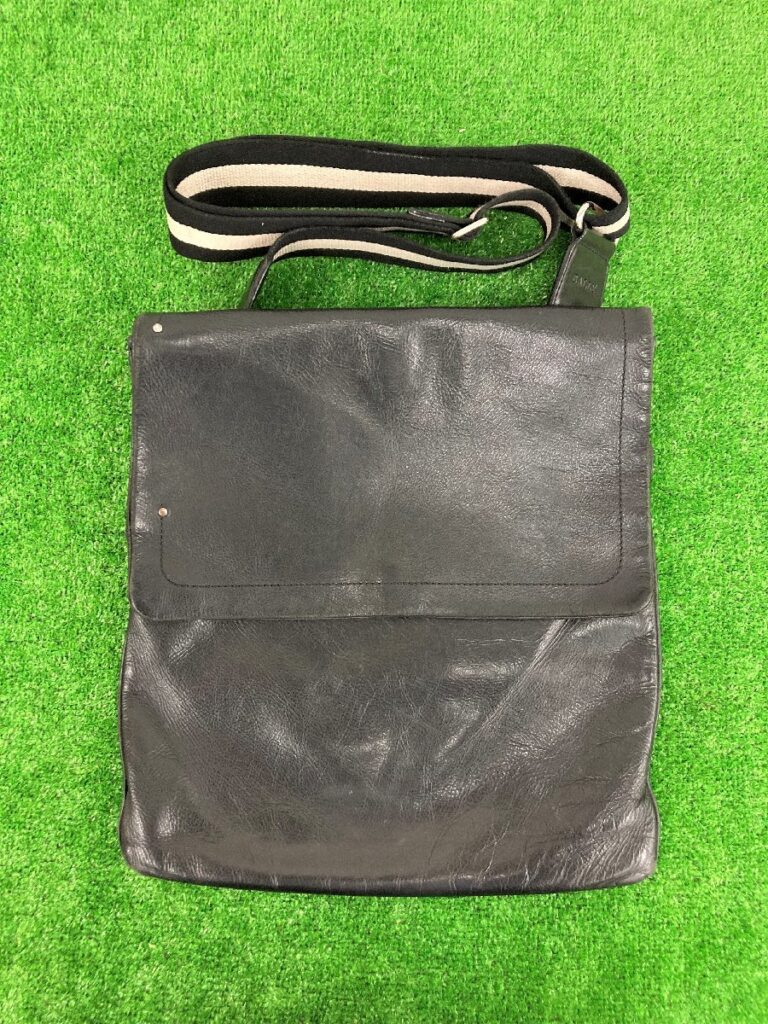 BALLY バリー ショルダーバッグ 斜め掛け 本革