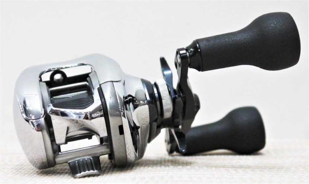 シマノ/SHIMANO ベイトリール 19 ANTARES アンタレス HG 右ハンドル 03984 DRT バリアル VARIAL PCD95