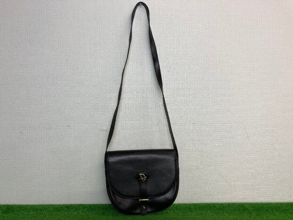 Christian Dior クリスチャンディオール ショルダーバッグ ブラック系 レザー ゴールド金具 斜め掛け レディース Diorロゴ