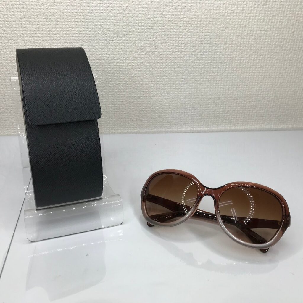 PRADA プラダ SPR09O 59□18 サングラス　HA5-1Z1 135 2N ブラウン 茶系 プラスチック ケース付き