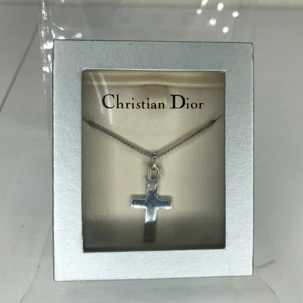 Christian Dior クリスチャン ディオール クロス ネックレス　シルバー アクセサリー 十字架 レディース