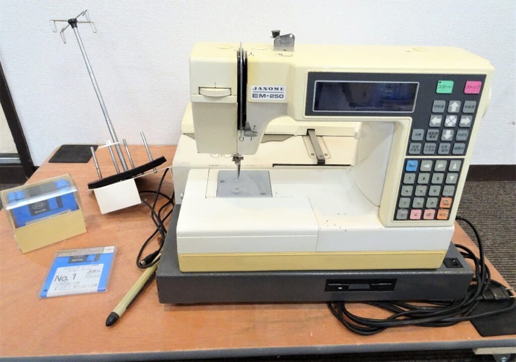 ジャノメ JANOME 業務用 コンピューター ミシン EM-250 大型
