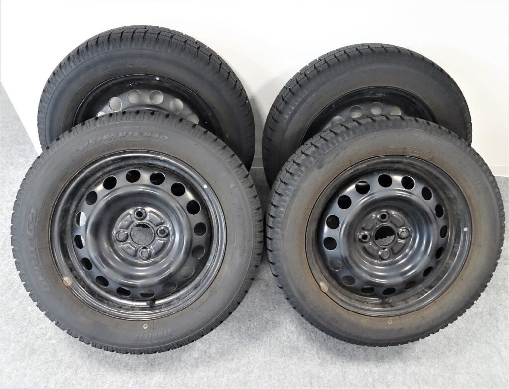 スタッドレスタイヤ 175/65R15 84Q トーヨー GARIT H63418 15インチ