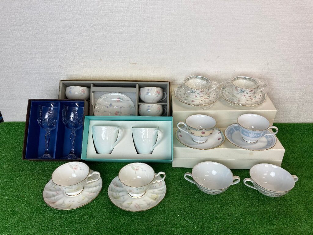 未使用品あり 長期保管品 食器 まとめ売り ノリタケ/ナルミ/ティファニー/ボヘミア カップ＆ソーサー ワイングラス カップ