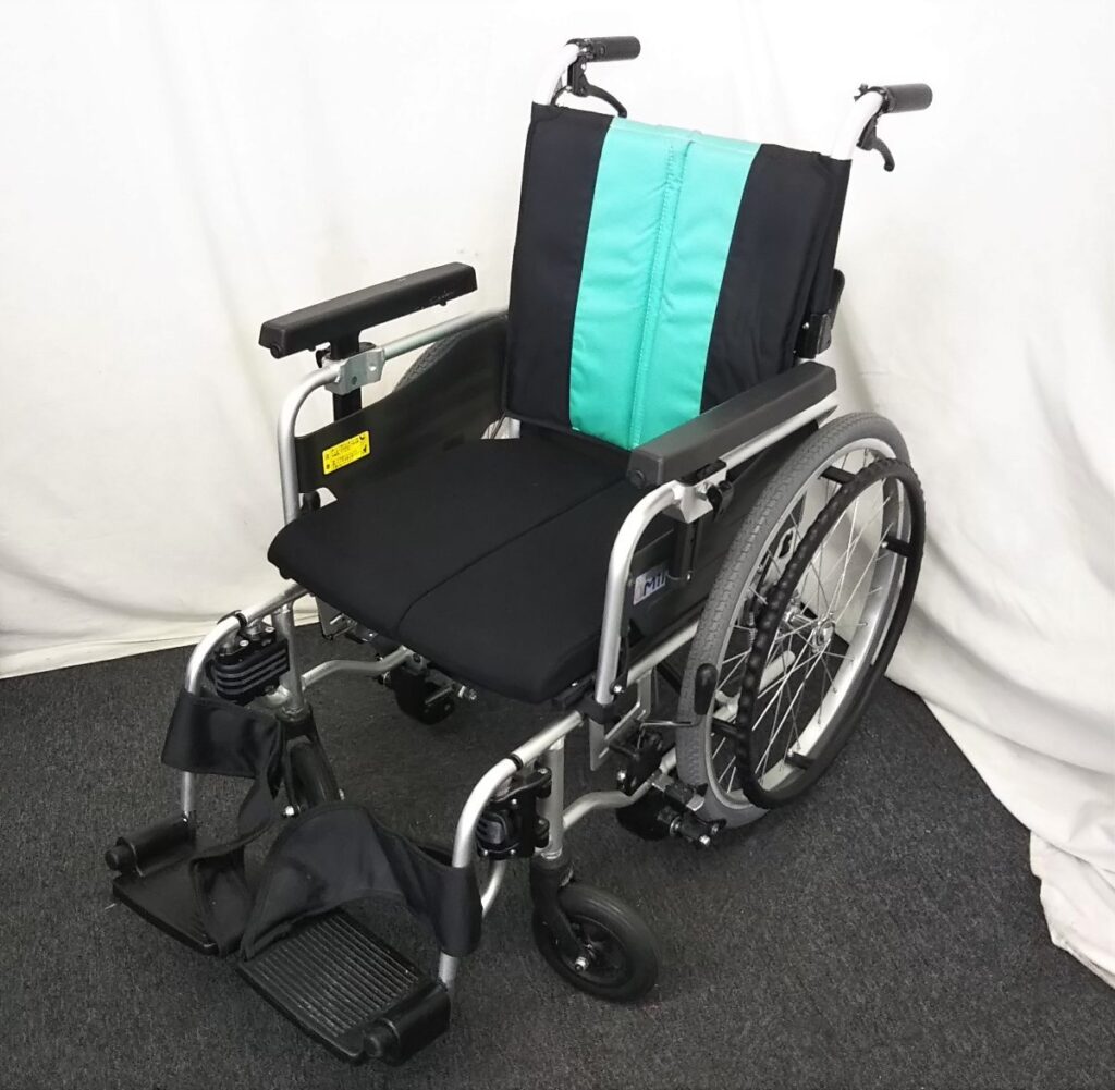 Wheel Chair MiKi ノンバックブレーキ付き車いす