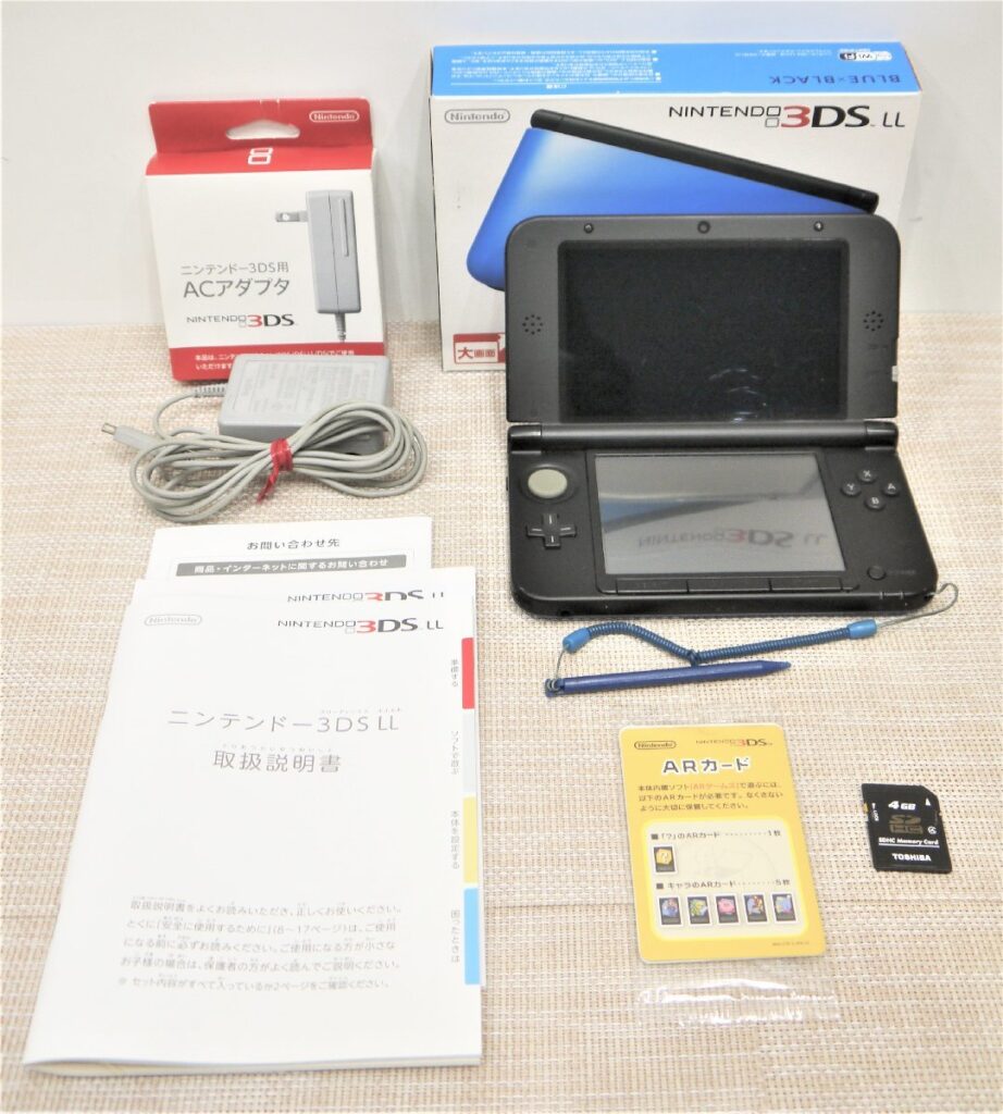 初期化済 ニンテンドー 3DSLL SPR-001(JPN) 本体 ブルー × ブラック SDカード アダプター付き