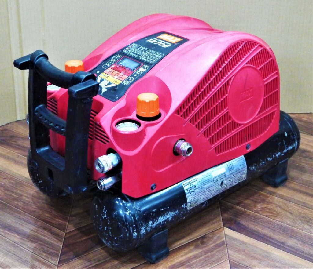 マックス エアーコンプレッサー MAX エアコンプレッサー AKーHL 1270E 簡易動作OK