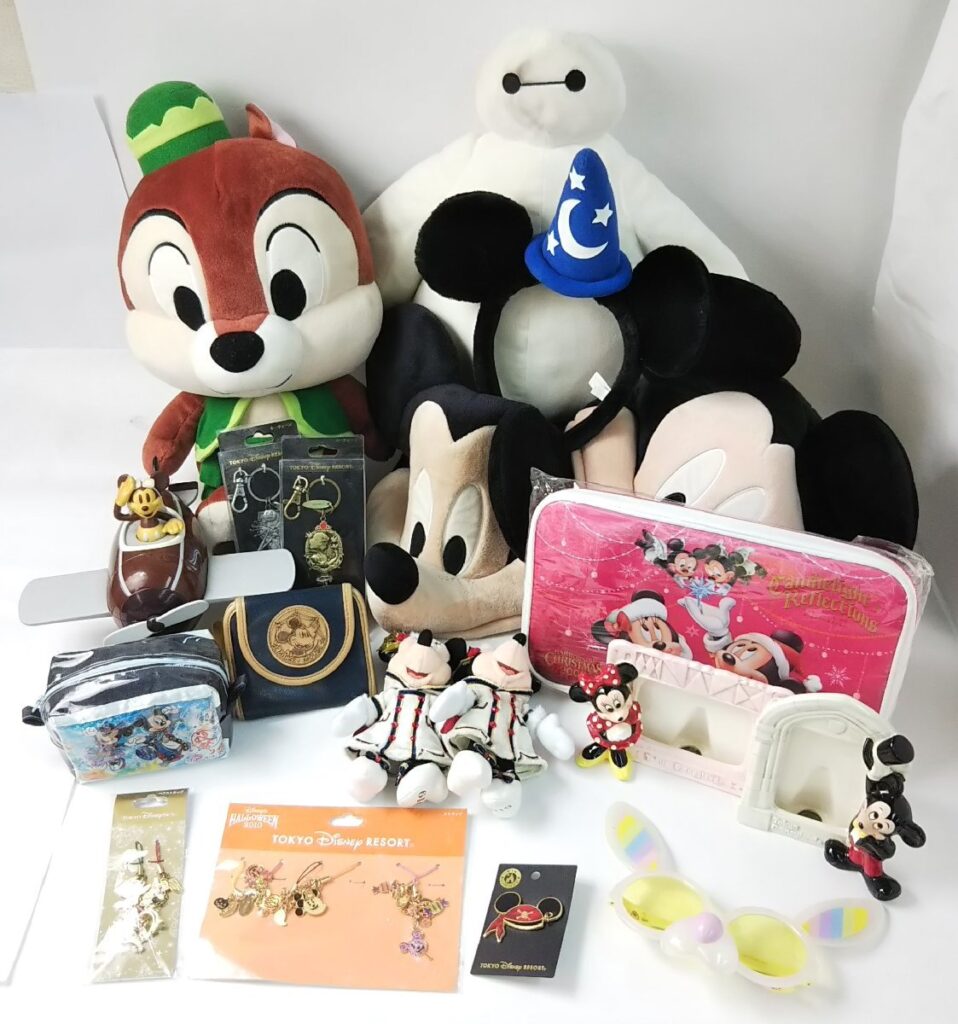 未開封あり ディズニー グッズ まとめ セット ぬいぐるみ キーホルダー 帽子 カチューシャ サングラス他 Disney 現状品
