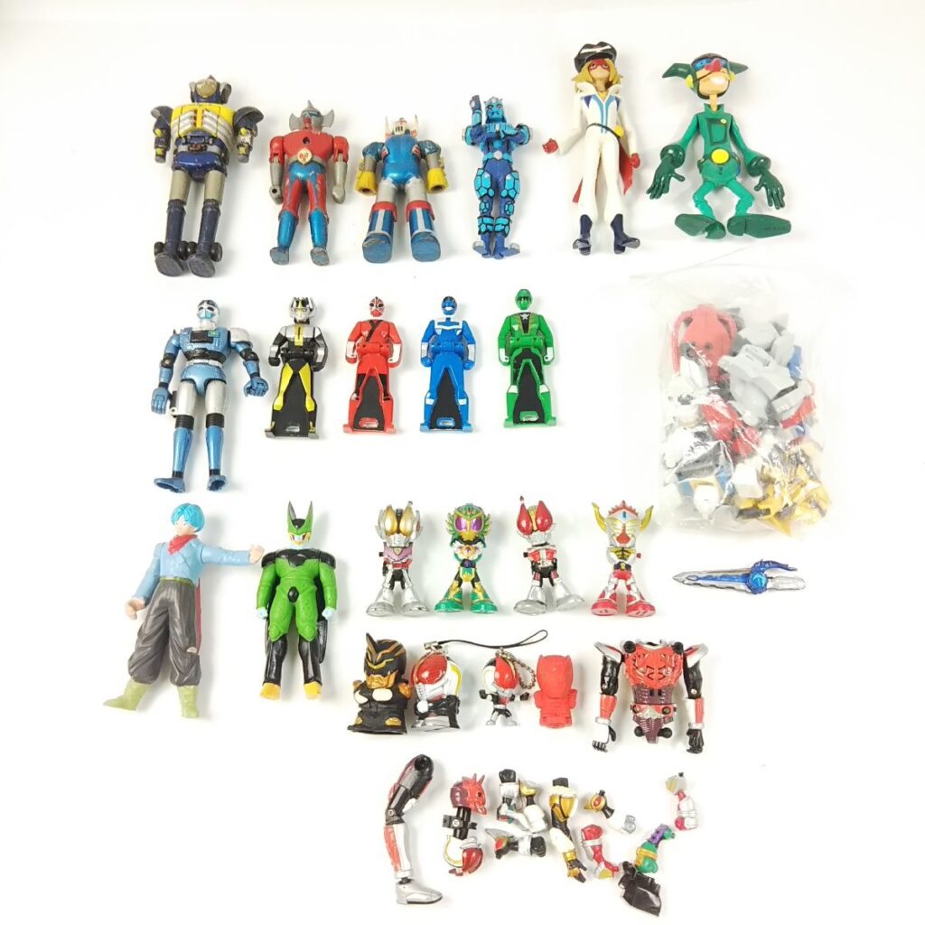ジャンク 大量 ソフビ/フィギュア/超合金?/プラモデル 戦隊ヒーローなどいろいろまとめて 現状品