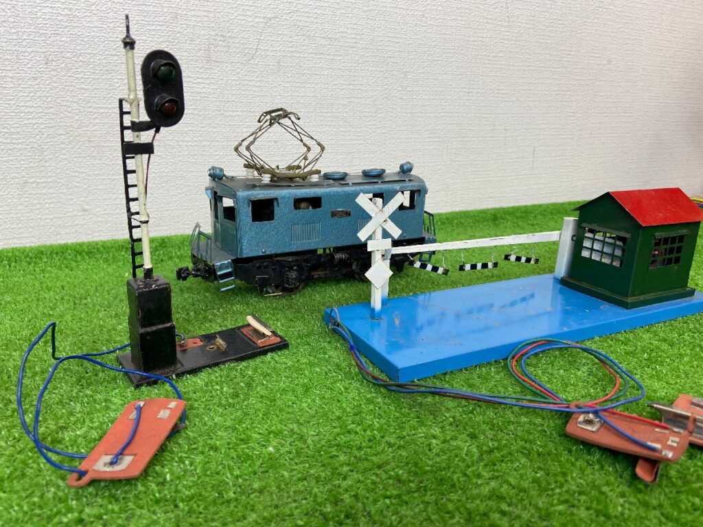 カツミ 電気機関車 EB557 鉄道模型＋踏切＋信号機＋パワーパック Oゲージ