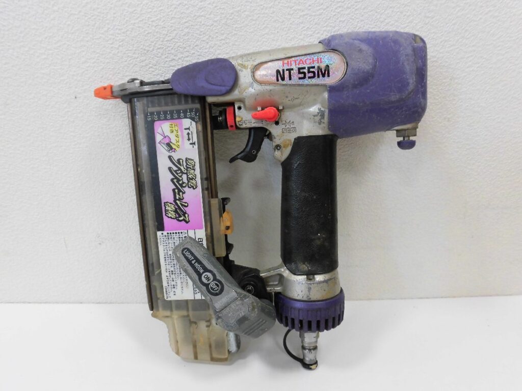 日立工機 NT55M 仕上釘打機 55mm エアダスタ付 プッシュレス機構 常圧 フィニッシュネイラ