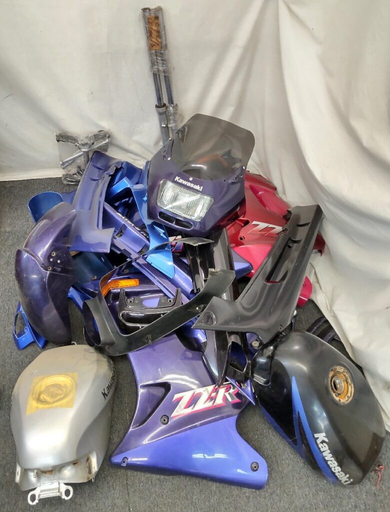 ジャンク KAWASAKI カワサキ カウル バイク 現状品