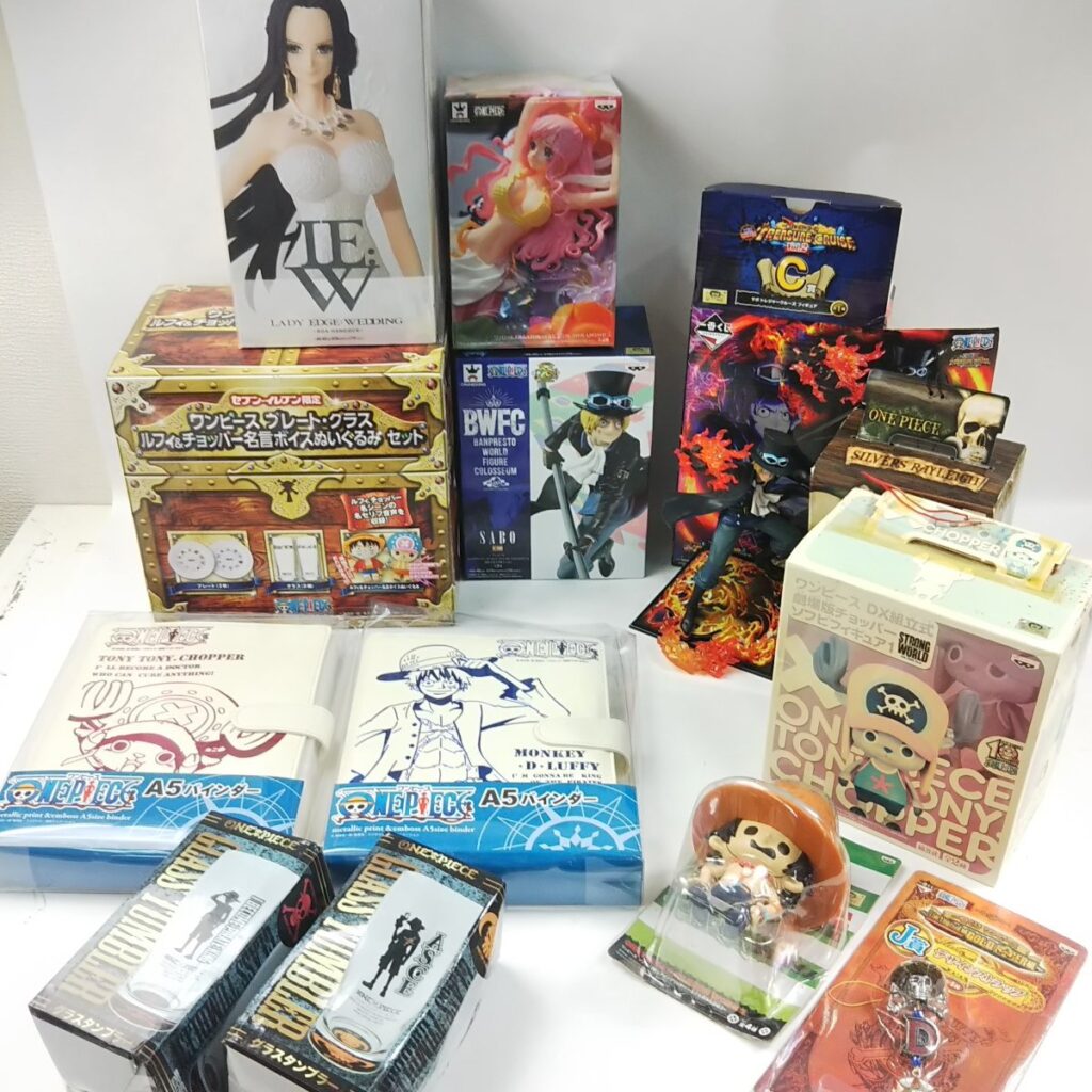 大量 ほぼ未使用 ワンピース グッズいろいろまとめて フィギュア/食器など 現状品