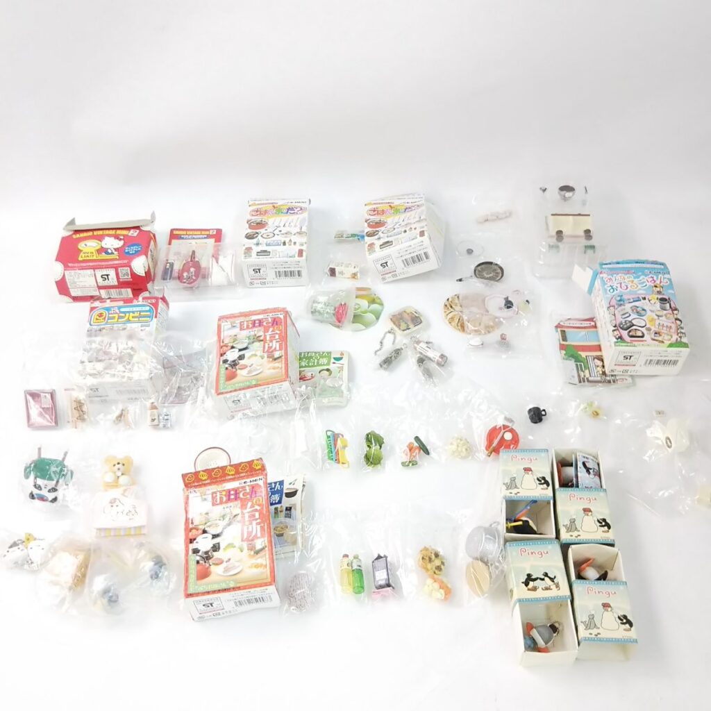 未使用 大量 リーメントなど ミニチュアいろいろまとめて 食玩 マスコット 現状品
