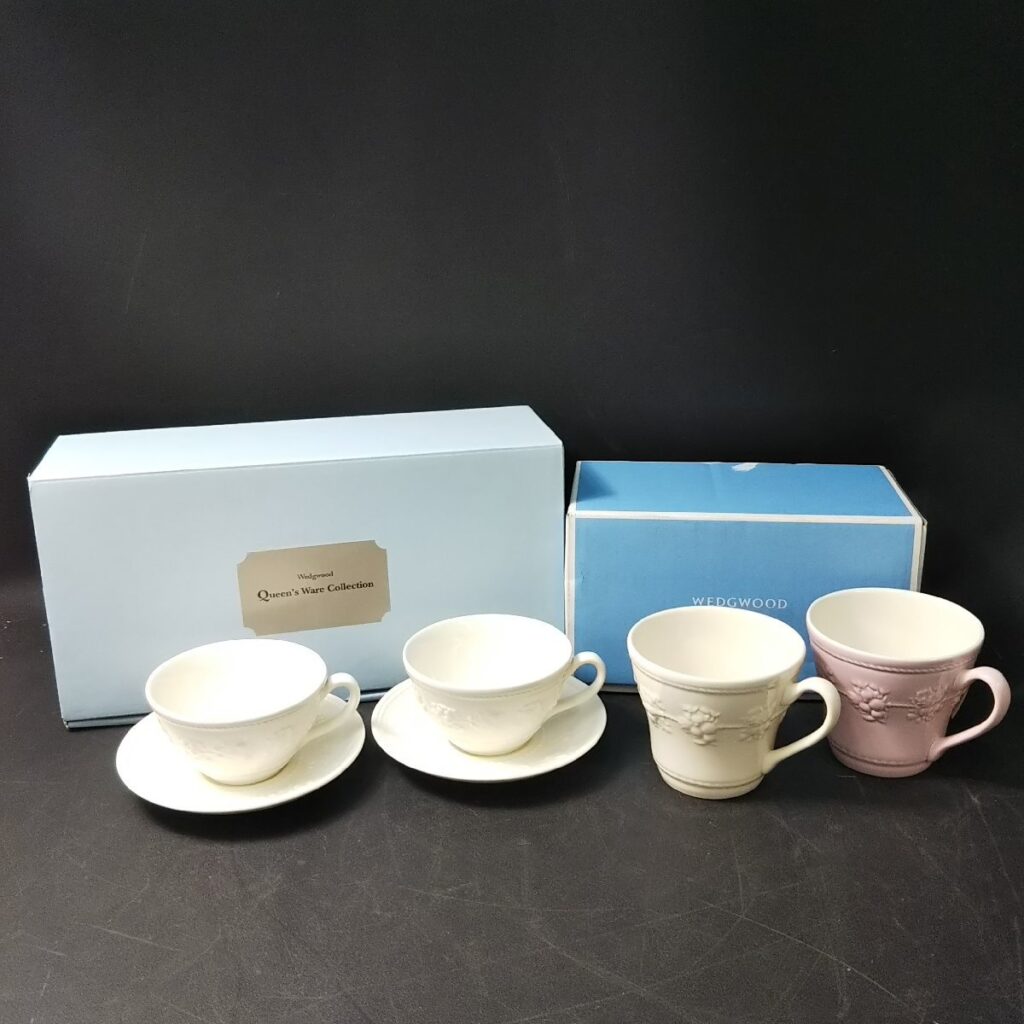 未使用 WEDGWOOD ウェッジウッド FESTIVITY IVORY/PINK ペアマグカップ&ペアカップ&ソーサー セット