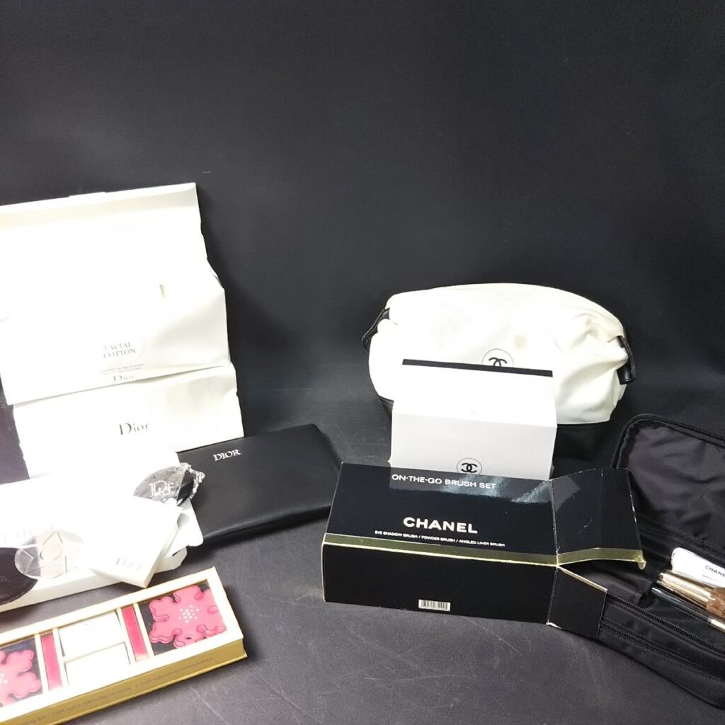 未使用多 CHANEL/Dior など ブランドノベルティ いろいろまとめて コットン/ポーチ/ミラーなど 現状品
