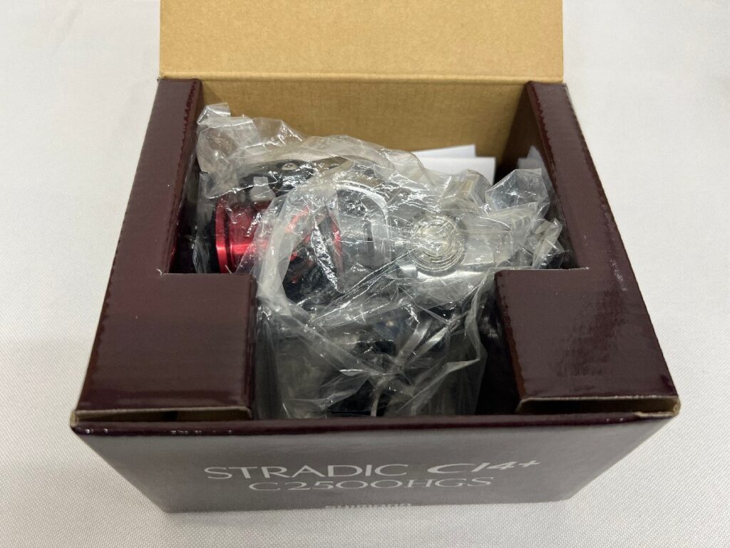 SHIMANO シマノ STRADIC C14+ C2500 HGS スピニングリール リール フィッシング 釣具 釣り道具