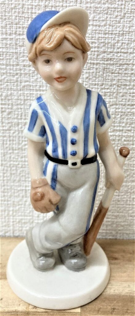 ROYAL COPENHAGEN ロイヤルコペンハーゲン フィギュリン 野球をする少年 陶器 西洋陶磁 工芸品 アンティーク