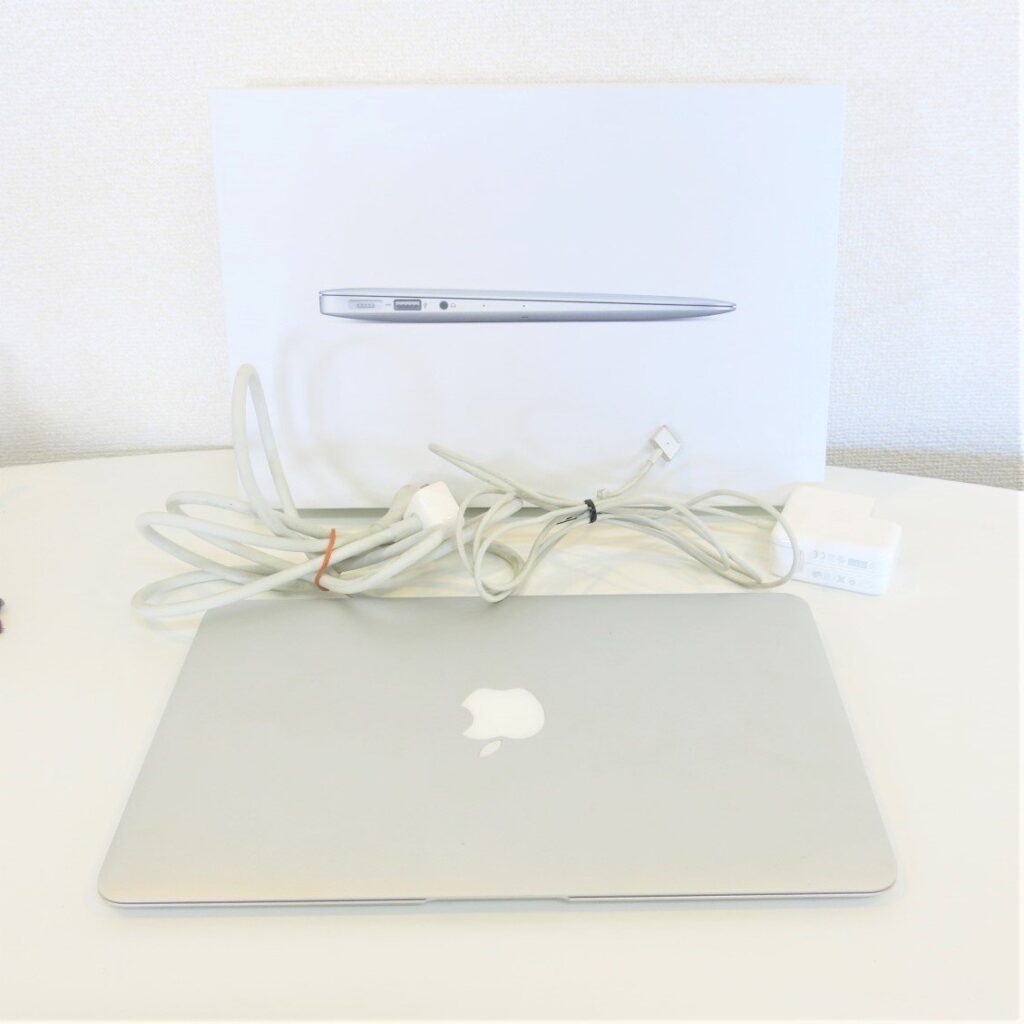 Mac book Air A1465 11インチ 通電確認済み 128GB