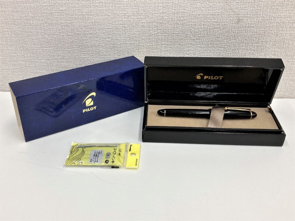 パイロット PILOT カスタム CUSTOM 742 万年筆 ペン先 14K-585/10＜M＞ 黒×ゴールド色 インク付き