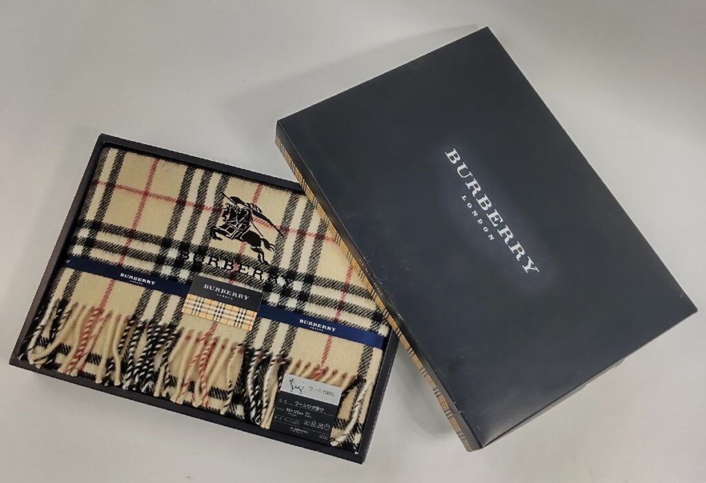 未使用 BURBERRY バーバリー ひざ掛け ウール100％ 65×120cm 寝具