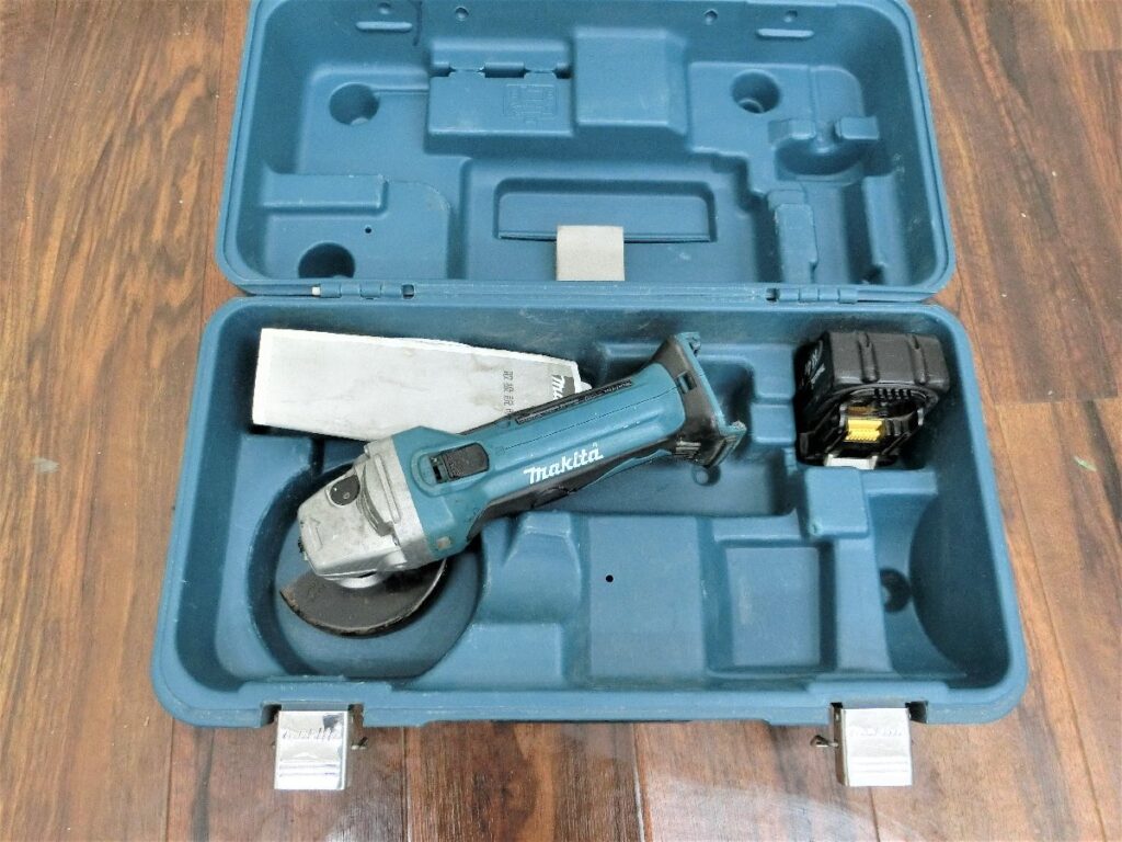 makita マキタ 充電式ディスクグラインダ GA400D ケース付き