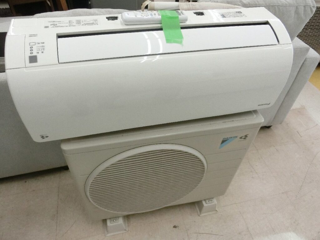 ダイキン ルームエアコン AN22XESK-W 2020年製 室外機 AR28WESK