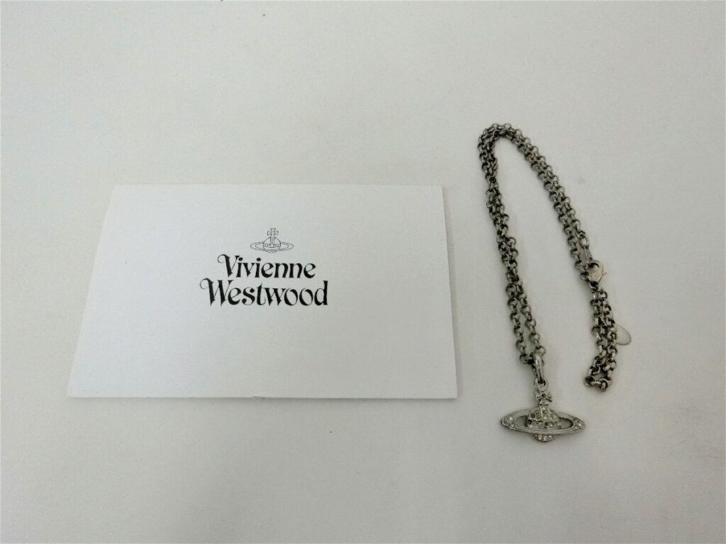 Vivienne Westwood ヴィヴィアン ウエストウッド オーブ ネックレス