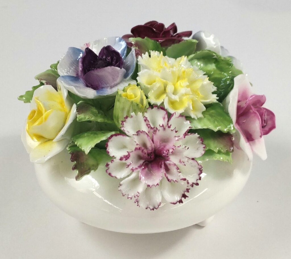 未使用 Royal Doulton ロイヤルドルトン 陶花 陶器 花 オブジェ 置物