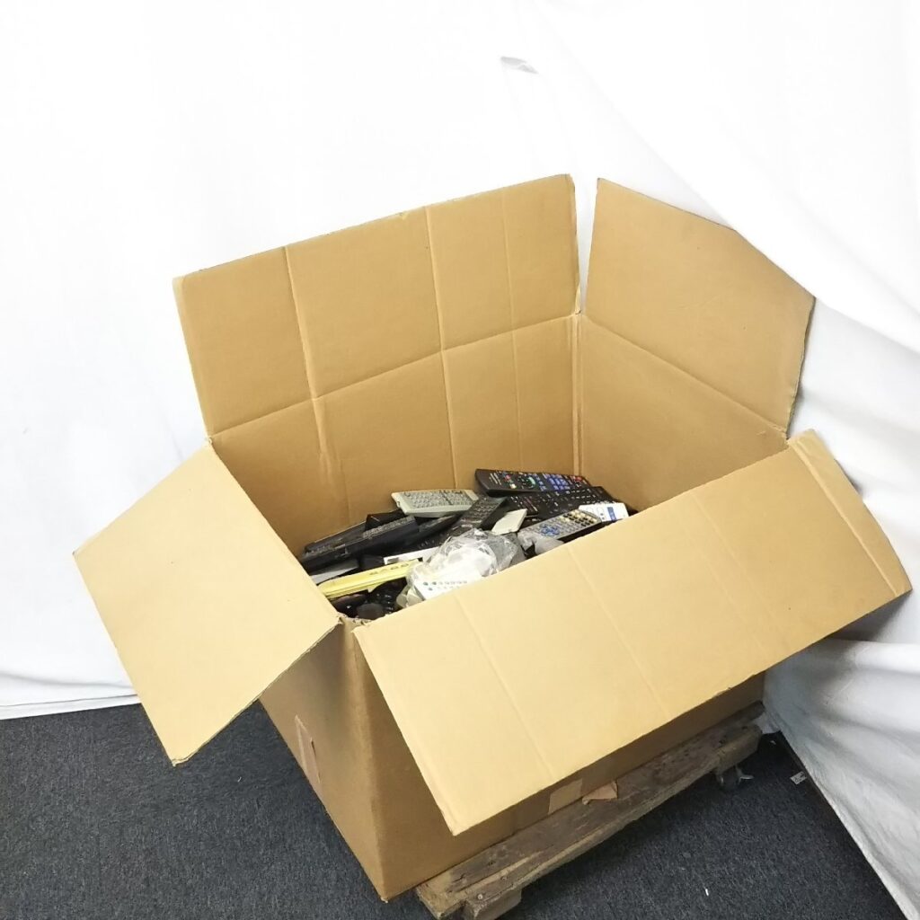 大量 ジャンク リモコンいろいろまとめて テレビ/エアコンなど電化製品のリモコン 現状品